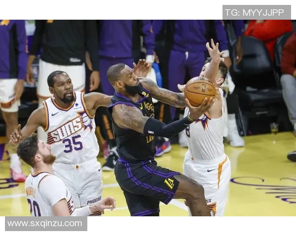 2009年湖人对阵国王的经典对决回顾与精彩瞬间分析